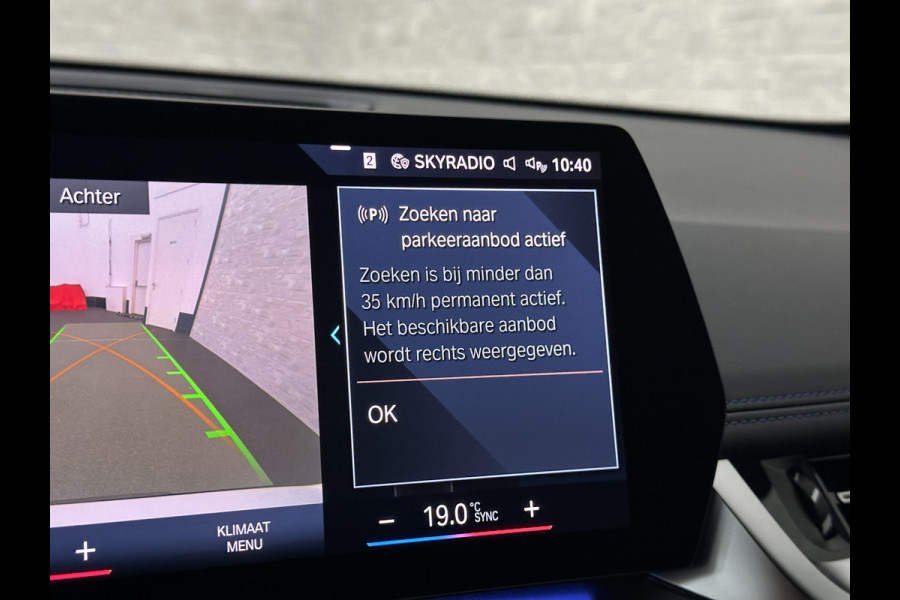 BMW iX1 30 313pk X-Drive M-Sport Performance | Adaptief Led | Sportstoelen | Keyless | 4WD | Adaptieve Cruise en Struurwielverw. voorbereid | Antraciet Hemel | Carplay | Sfeerverlichting | 1200kg Trekgewicht | Camera | Bovag Garantie.