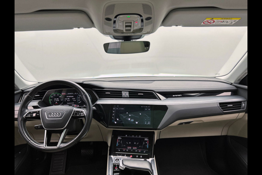Audi Q8 e-tron 55 quattro Advanced Edition SOH 93,4% | Pano/Dak | Trekhaak | Stoelverwarming | Adapt.Cruise/control | Origineel NL