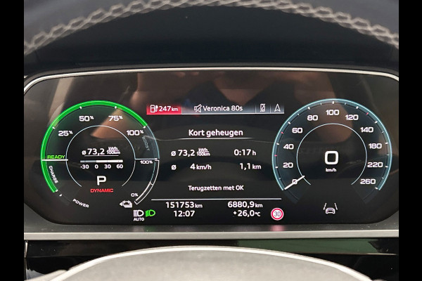 Audi Q8 e-tron 55 quattro Advanced Edition SOH 93,4% | Pano/Dak | Trekhaak | Stoelverwarming | Adapt.Cruise/control | Origineel NL
