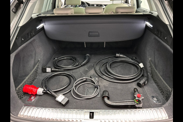 Audi Q8 e-tron 55 quattro Advanced Edition SOH 93,4% | Pano/Dak | Trekhaak | Stoelverwarming | Adapt.Cruise/control | Origineel NL