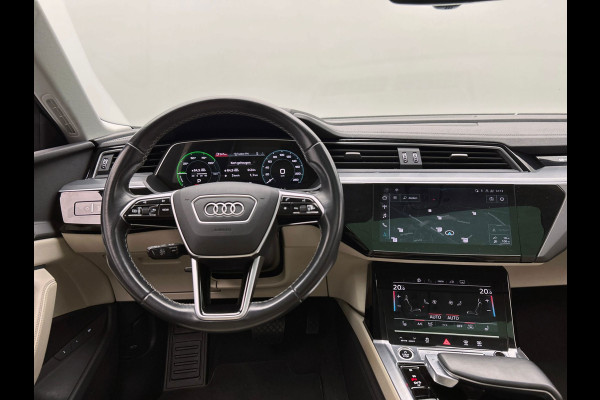 Audi Q8 e-tron 55 quattro Advanced Edition SOH 93,4% | Pano/Dak | Trekhaak | Stoelverwarming | Adapt.Cruise/control | Origineel NL