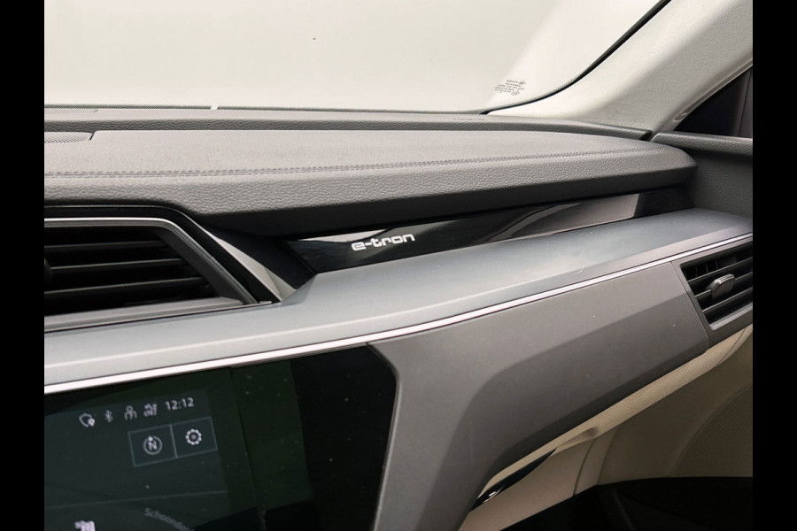 Audi Q8 e-tron 55 quattro Advanced Edition SOH 93,4% | Pano/Dak | Trekhaak | Stoelverwarming | Adapt.Cruise/control | Origineel NL