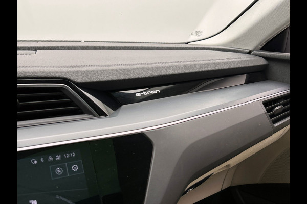 Audi Q8 e-tron 55 quattro Advanced Edition SOH 93,4% | Pano/Dak | Trekhaak | Stoelverwarming | Adapt.Cruise/control | Origineel NL