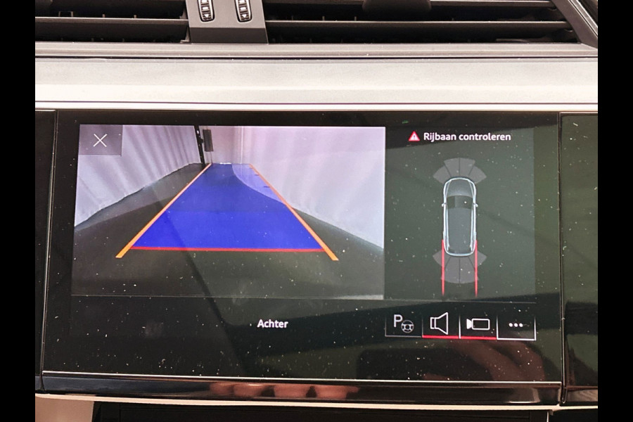 Audi Q8 e-tron 55 quattro Advanced Edition SOH 93,4% | Pano/Dak | Trekhaak | Stoelverwarming | Adapt.Cruise/control | Origineel NL