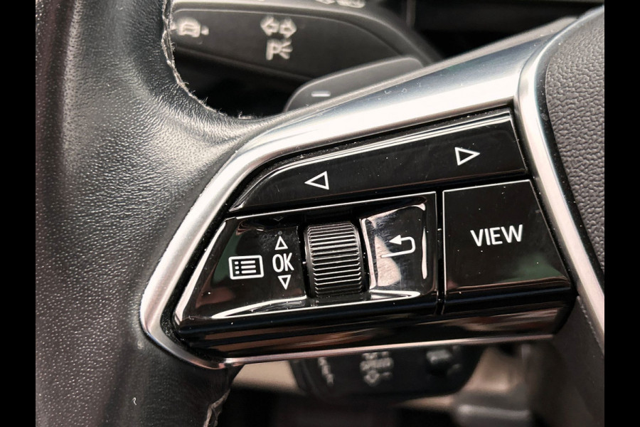 Audi Q8 e-tron 55 quattro Advanced Edition SOH 93,4% | Pano/Dak | Trekhaak | Stoelverwarming | Adapt.Cruise/control | Origineel NL