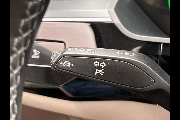 Audi Q8 e-tron 55 quattro Advanced Edition SOH 93,4% | Pano/Dak | Trekhaak | Stoelverwarming | Adapt.Cruise/control | Origineel NL