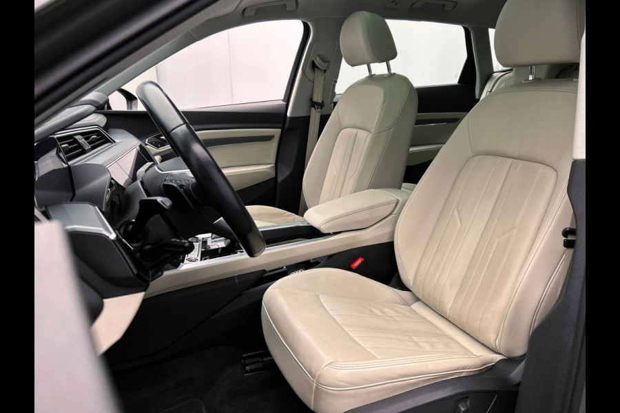 Audi Q8 e-tron 55 quattro Advanced Edition SOH 93,4% | Pano/Dak | Trekhaak | Stoelverwarming | Adapt.Cruise/control | Origineel NL