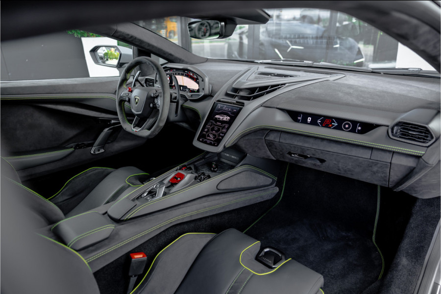 Lamborghini Revuelto 6.5 V12 - Grigio Acheso | Alcantara | Carbon | Passenger Display | 21"