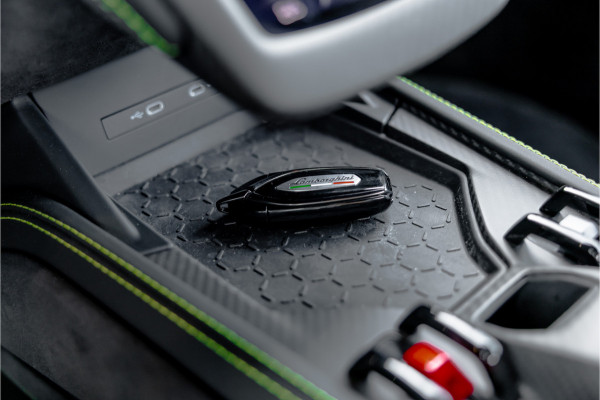 Lamborghini Revuelto 6.5 V12 - Grigio Acheso | Alcantara | Carbon | Passenger Display | 21"