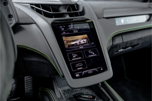 Lamborghini Revuelto 6.5 V12 - Grigio Acheso | Alcantara | Carbon | Passenger Display | 21"