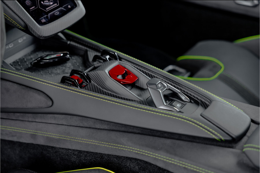 Lamborghini Revuelto 6.5 V12 - Grigio Acheso | Alcantara | Carbon | Passenger Display | 21"