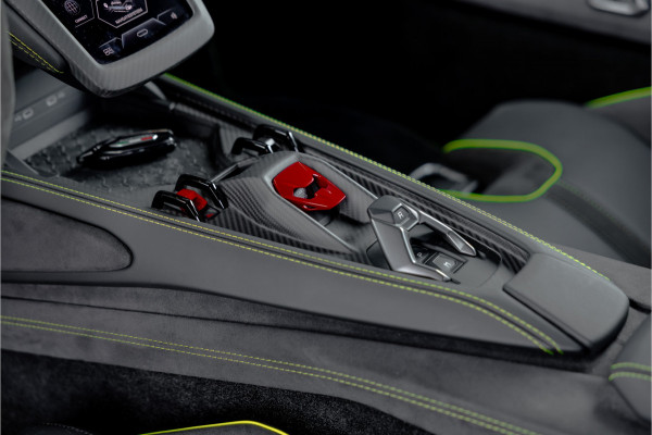 Lamborghini Revuelto 6.5 V12 - Grigio Acheso | Alcantara | Carbon | Passenger Display | 21"
