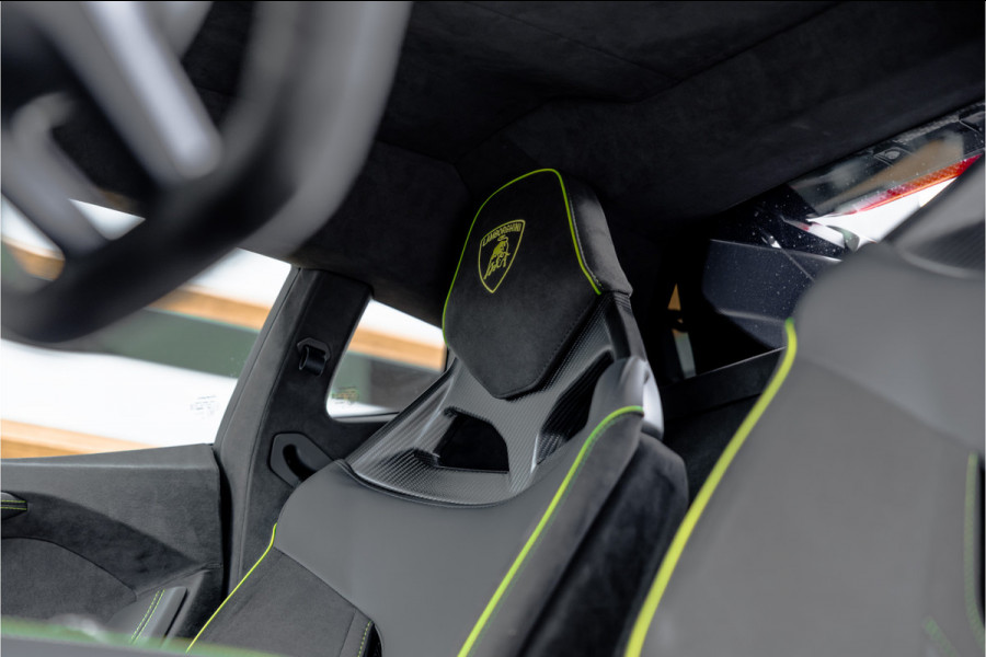 Lamborghini Revuelto 6.5 V12 - Grigio Acheso | Alcantara | Carbon | Passenger Display | 21"