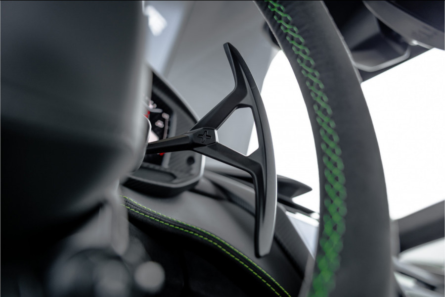 Lamborghini Revuelto 6.5 V12 - Grigio Acheso | Alcantara | Carbon | Passenger Display | 21"