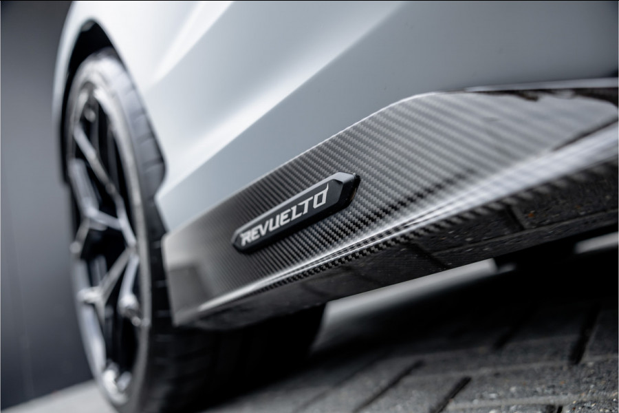 Lamborghini Revuelto 6.5 V12 - Grigio Acheso | Alcantara | Carbon | Passenger Display | 21"