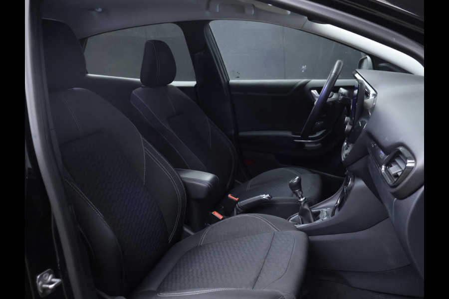 Ford Puma 1.0 EcoBoost Hybrid Titanium Sport (APPLE CARPLAY,NAVI,PDC,STOEL/STUUR VERWARMING,CLIMATE,CRUISE,GETINT,SPORTSTOELEN)