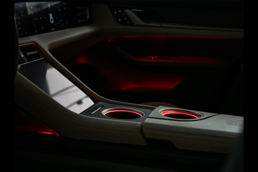 Porsche Taycan Sport Turismo 4S 79 kWh | Panoramdak | Bose | HUD | Camera | Night Vision | Carbon Interieur | Sport Chrono | Achterasbesturing | 14-Wegs Memory Seats | Stoelverwarming V+A | Passagiers Display |