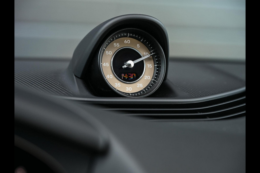 Porsche Taycan Sport Turismo 4S 79 kWh | Panoramdak | Bose | HUD | Camera | Night Vision | Carbon Interieur | Sport Chrono | Achterasbesturing | 14-Wegs Memory Seats | Stoelverwarming V+A | Passagiers Display |