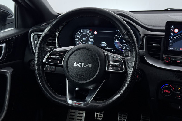 Kia Ceed Sportswagon 1.5 T-GDi GT-Line (PANORAMADAK, STOEL/STUUR VERWARMING, CAMERA, NAVIGATIE, PARKEERSENSOREN)