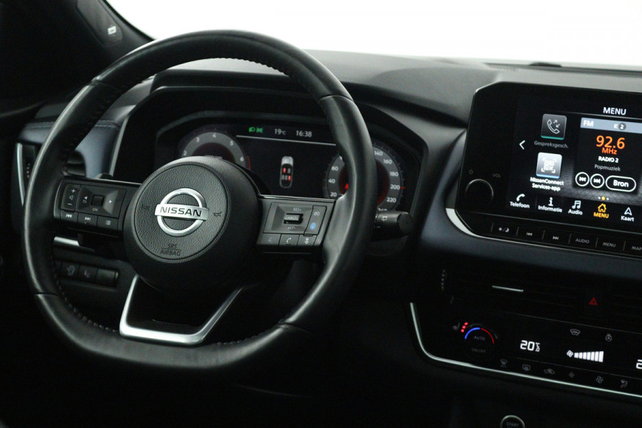 Nissan QASHQAI 1.3 MHEV Xtronic Tekna Plus (PANO, TREKHAAK, CAMERA, STUUR-/STOELVERWARMING, ELEKT. STOELEN, MEMORY)