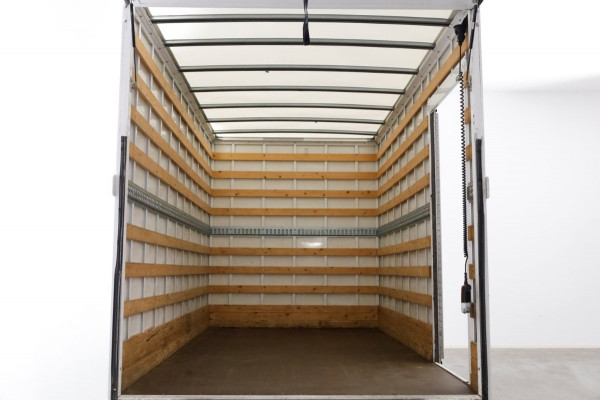 Iveco Daily 35S18 3.0 180pk HiMatic Automaat Bakwagen met laadklep H240cm 03-2022