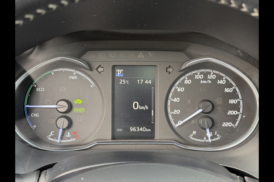 Toyota Yaris 1.5 Hybrid Bi-Tone Plus | Pano dak | PDC Achter | 10 jr GARANTIE | Rijklaar!!