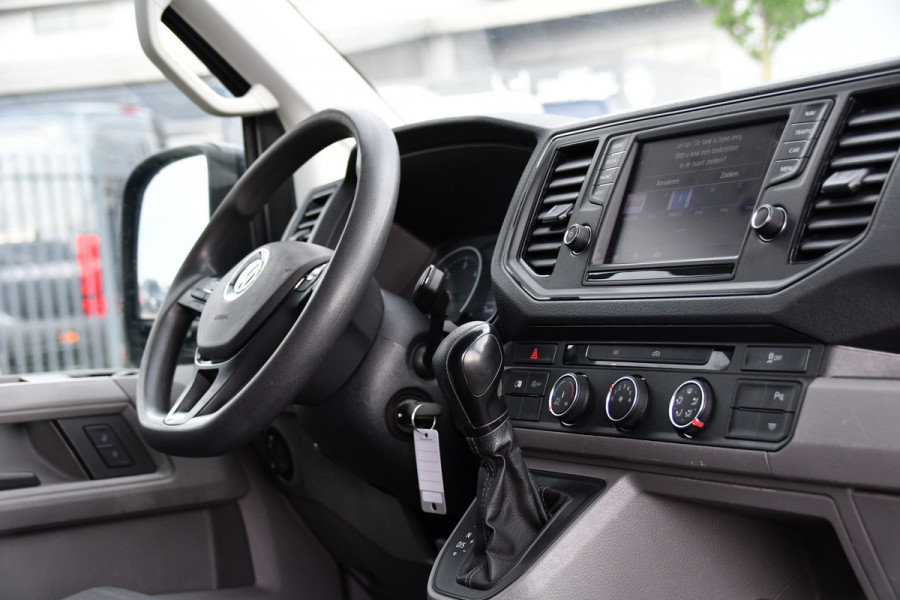 Volkswagen Crafter 35 2.0 TDI L3H3 PB Edition Camera, Adaptieve Cruise, Carplay, LED, Trekhaak, Multimedia, 140pk, Automaat, Sensoren, Uniek!