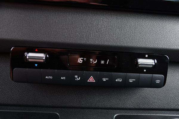 Mercedes-Benz Sprinter 319 V6 3.0 CDI L2H2 DC PB Edition 360 Camera, Cruise, Carplay, Automaat, LED, Stoelverwarming, 10,5'' Mbux, Multimedia, Geveerde stoel, 190pk, Trekhaak, Uniek!