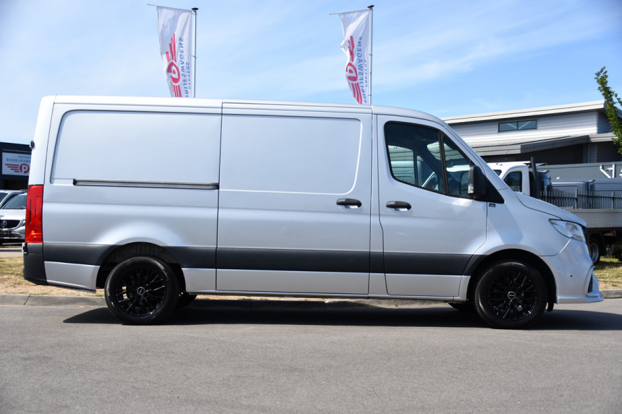 Mercedes-Benz Sprinter 317 1.9 CDI L2H1 AMG Edition Camera, Cruise, Carplay, Stoelverwarming, Clima, Geveerde Stoel, Automaat, Multimedia, Uniek!