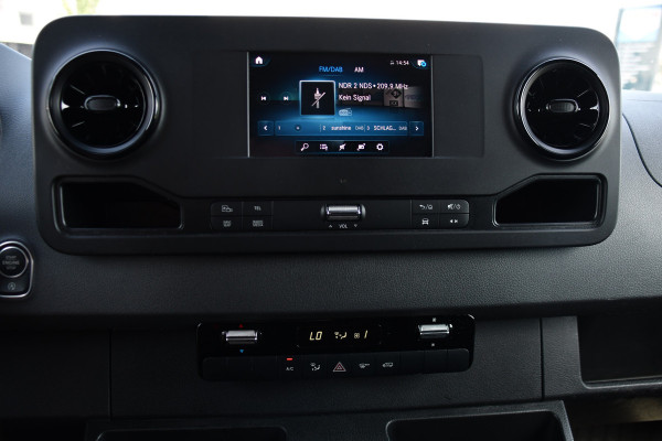 Mercedes-Benz Sprinter 317 1.9 CDI L2H1 AMG Edition Camera, Cruise, Carplay, Stoelverwarming, Clima, Geveerde Stoel, Automaat, Multimedia, Uniek!