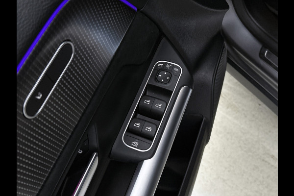 Mercedes-Benz EQA 250 Business Solution AMG 67 kWh | AMG line | MBUX wide screen | Designo grijs | Stoelverwarming | Achteruitrij camera Inclusief 24 maanden MB Certified garantie voor Europa.