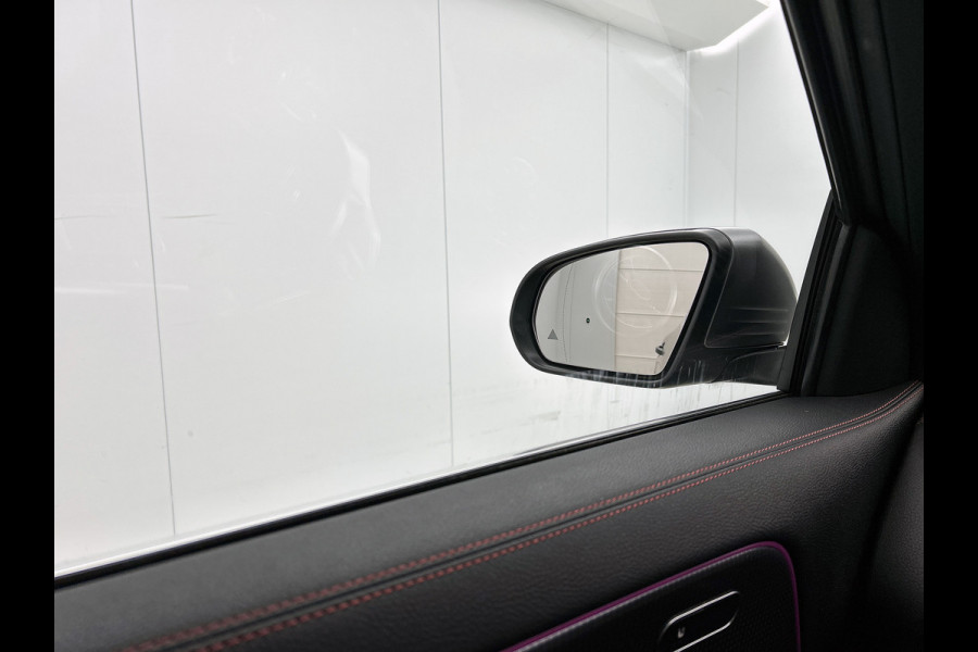 Mercedes-Benz EQA 250 Business Solution AMG 67 kWh | AMG line | MBUX wide screen | Designo grijs | Stoelverwarming | Achteruitrij camera Inclusief 24 maanden MB Certified garantie voor Europa.