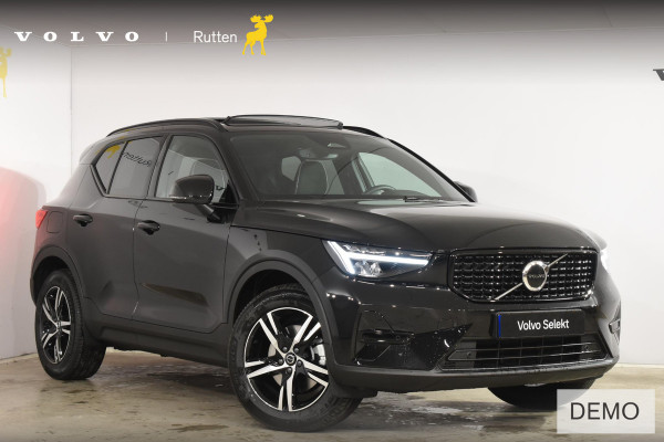 Volvo XC40 B4 211PK Automaat Plus Dark / Lounge Pakket / Extra getint glas / Panoramadak / Elektrische stoelen met geheugen / Harman Kardon / Stoel- en stuurverwarming / Microtech/Nubuck bekleding