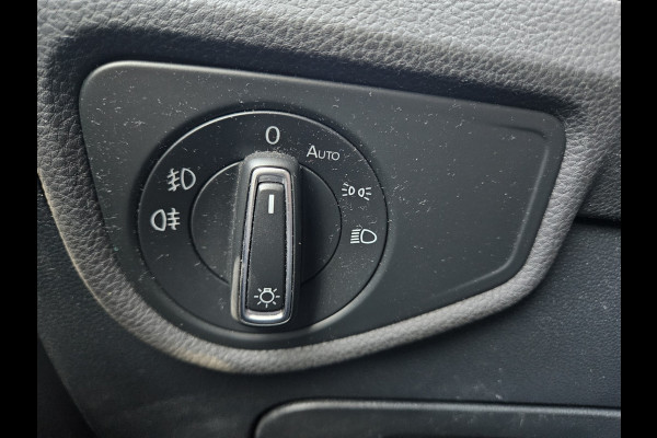 Volkswagen Touran 1.0 TSI Comfortline Business Carplay! Trekhaak! Airco/Clima! Cruise Control! Nette Auto!