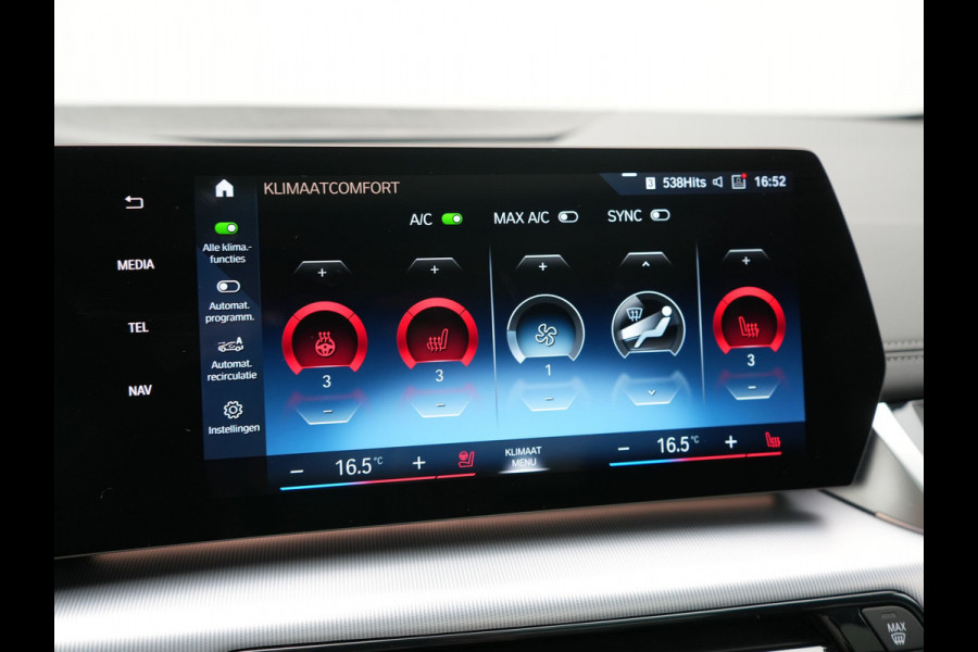 BMW 2 Serie Active Tourer 225e xDrive Luxury Line PHEV 245pk Dealer O.H | Trekhaak | Panodak | Adaptive Cruise | Lederen Sportstoelen Massage & Memory | Stoelen & Stuur Verwarmd | Blis | Sfeerverlichting | Apple Carplay | Widescreen Navigatie | Plug In Hybrid |