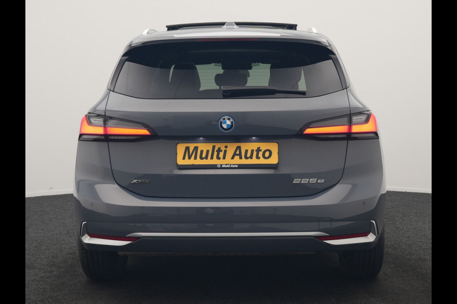 BMW 2 Serie Active Tourer 225e xDrive Luxury Line PHEV 245pk Dealer O.H | Trekhaak | Panodak | Adaptive Cruise | Lederen Sportstoelen Massage & Memory | Stoelen & Stuur Verwarmd | Blis | Sfeerverlichting | Apple Carplay | Widescreen Navigatie | Plug In Hybrid |