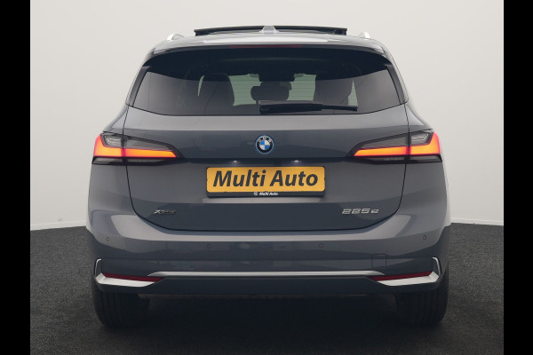 BMW 2 Serie Active Tourer 225e xDrive Luxury Line PHEV 245pk Dealer O.H | Trekhaak | Panodak | Adaptive Cruise | Lederen Sportstoelen Massage & Memory | Stoelen & Stuur Verwarmd | Blis | Sfeerverlichting | Apple Carplay | Widescreen Navigatie | Plug In Hybrid |
