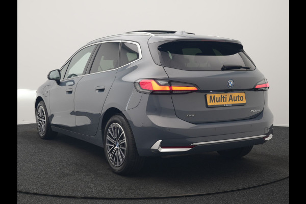 BMW 2 Serie Active Tourer 225e xDrive Luxury Line PHEV 245pk Dealer O.H | Trekhaak | Panodak | Adaptive Cruise | Lederen Sportstoelen Massage & Memory | Stoelen & Stuur Verwarmd | Blis | Sfeerverlichting | Apple Carplay | Widescreen Navigatie | Plug In Hybrid |
