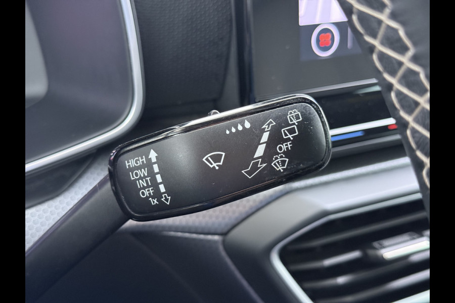 Seat Leon Sportstourer 1.5T 131PK Adap.Cruise Trekhaak Camera Navi Apple Carplay Android Pdc 3-Zone Ecc Style Business Intense Lmv Led Bluetooth Keyless Isofix 1.400KG Trekgewicht Rijstrooksensor 1e Eigenaar Dealeronderhouden Origineel Nederlandse Auto