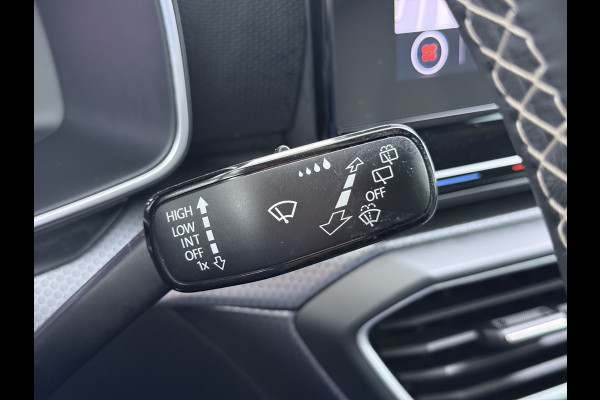 Seat Leon Sportstourer 1.5T 131PK Adap.Cruise Trekhaak Camera Navi Apple Carplay Android Pdc 3-Zone Ecc Style Business Intense Lmv Led Bluetooth Keyless Isofix 1.400KG Trekgewicht Rijstrooksensor 1e Eigenaar Dealeronderhouden Origineel Nederlandse Auto