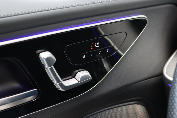 Mercedes-Benz C-Klasse Estate 300 e AMG Line | Distronic | Panoramadak | Memory | Surround Camera | Verwarmd Stuurwiel | Carplay | Sfeerverlichting Premium |