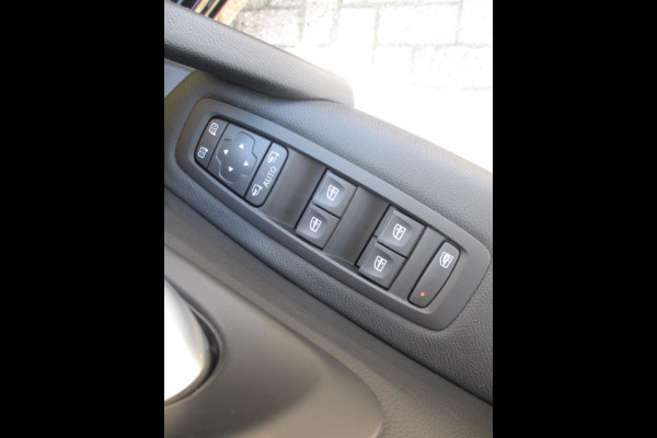 Renault Kadjar 1.3 TCe 140PK Intens | NAVI | CAMERA | 19" LM | DEALER ONDERHOUDEN | STOELVERWARMING | LED | CLIMAT CONTROL |