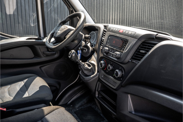 Iveco Daily **35S14 | L1H1 |140PK | 3.5T Trekgewicht | 3-Zits | Airco | Trekhaak**