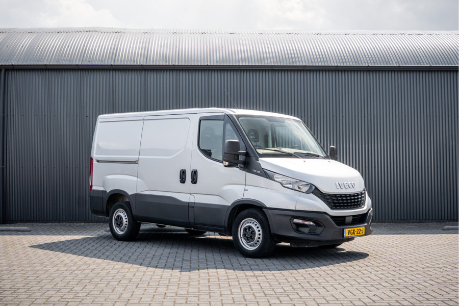 Iveco Daily **35S14 | L1H1 |140PK | 3.5T Trekgewicht | 3-Zits | Airco | Trekhaak**