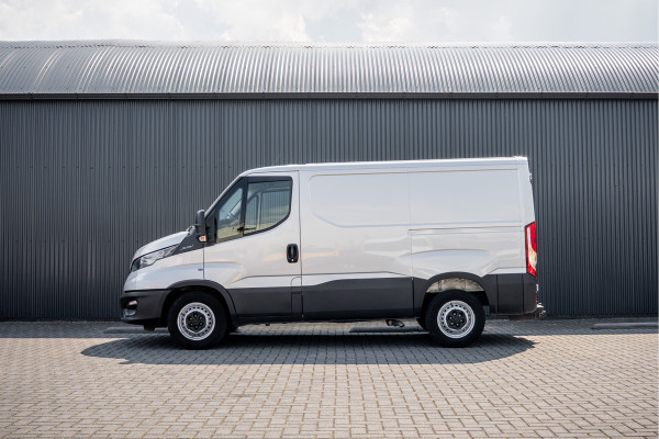 Iveco Daily **35S14 | L1H1 |140PK | 3.5T Trekgewicht | 3-Zits | Airco | Trekhaak**