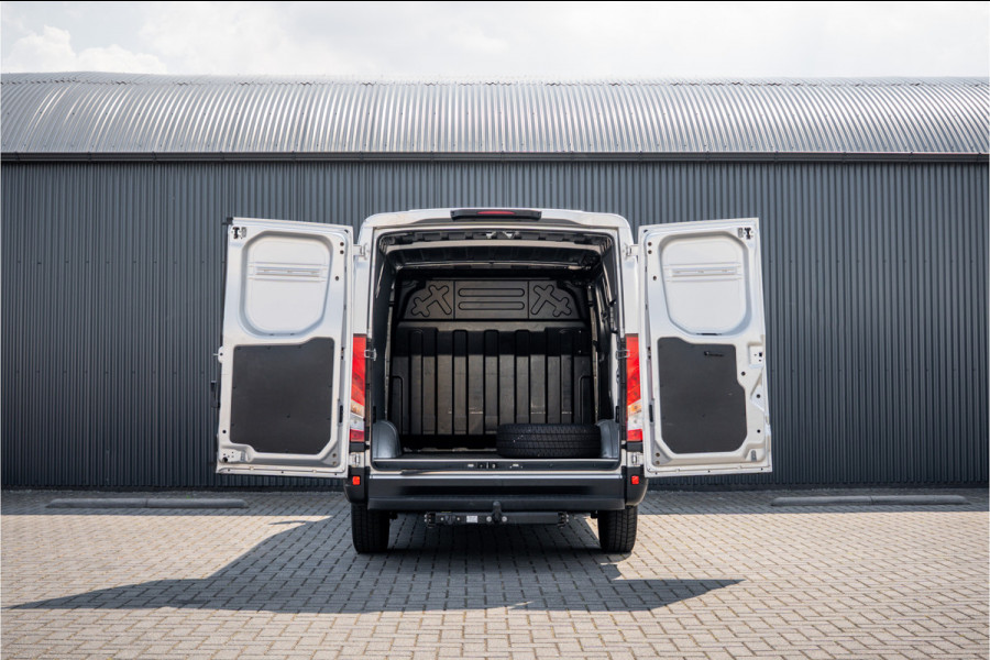 Iveco Daily **35S14 | L1H1 |140PK | 3.5T Trekgewicht | 3-Zits | Airco | Trekhaak**
