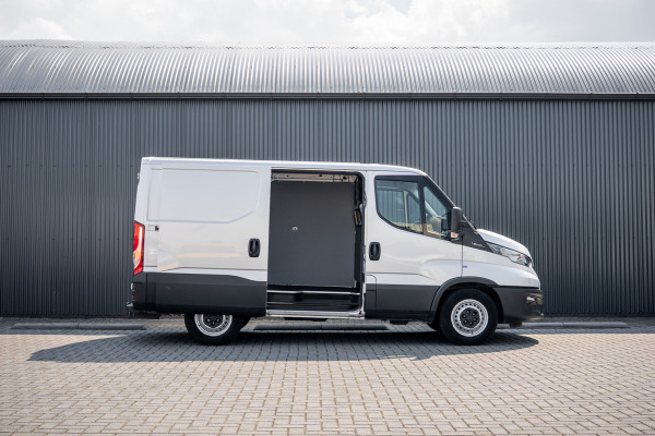 Iveco Daily **35S14 | L1H1 |140PK | 3.5T Trekgewicht | 3-Zits | Airco | Trekhaak**