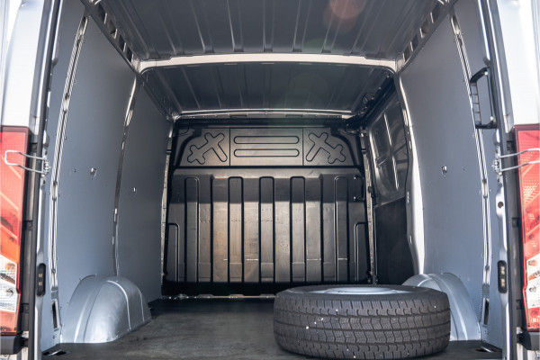 Iveco Daily **35S14 | L1H1 |140PK | 3.5T Trekgewicht | 3-Zits | Airco | Trekhaak**