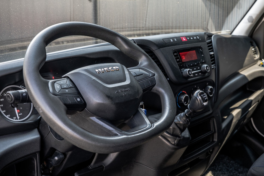 Iveco Daily **35S14 | L1H1 |140PK | 3.5T Trekgewicht | 3-Zits | Airco | Trekhaak**