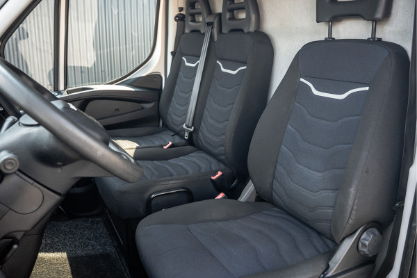 Iveco Daily **35S14 | L1H1 |140PK | 3.5T Trekgewicht | 3-Zits | Airco | Trekhaak**